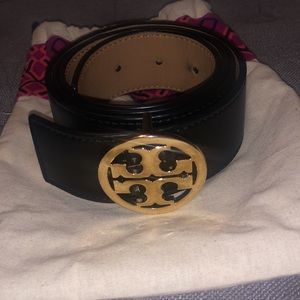 Tory Burch belt reversible